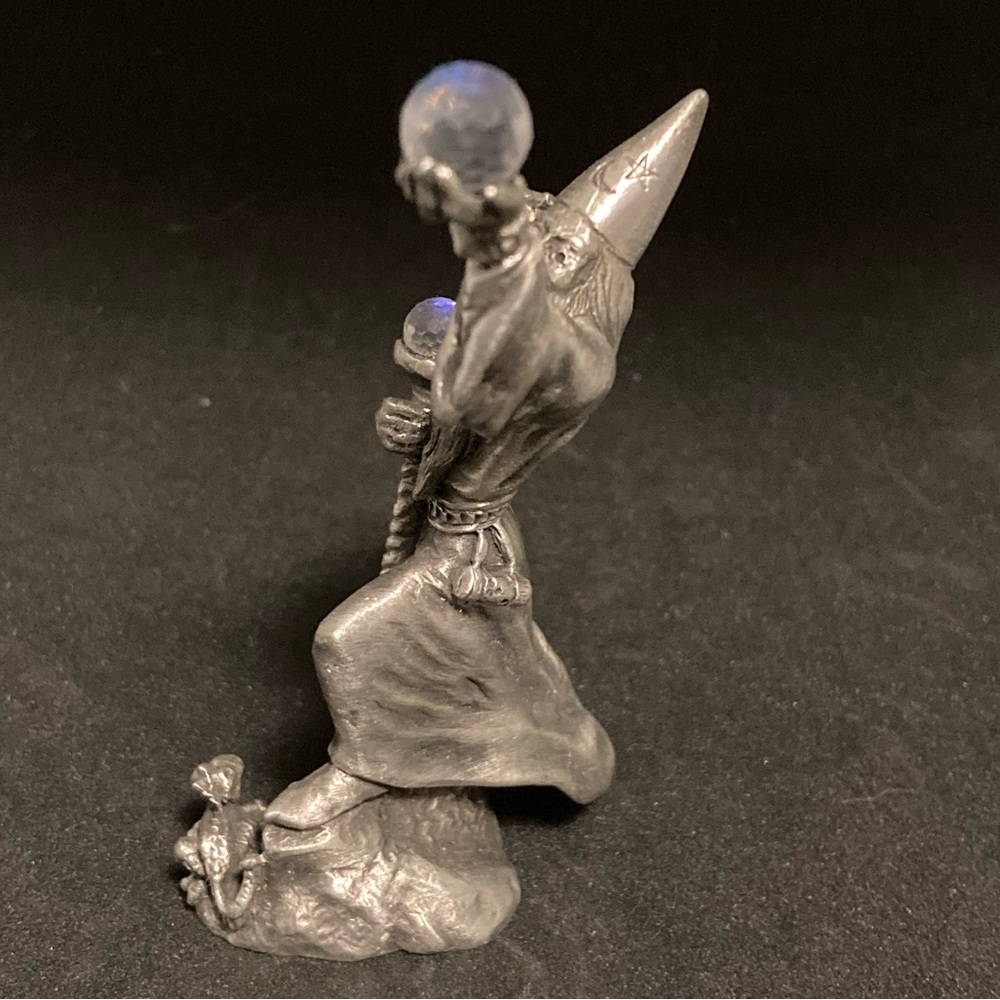 Pewter Fantasy Wizard with Owl Mystic Figurine Holding Crystal Balls - Picture 5 of 10